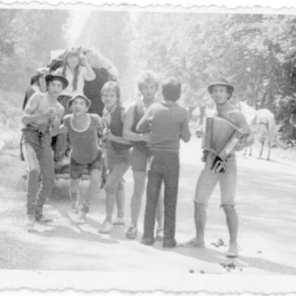 Grup pe drum de munte