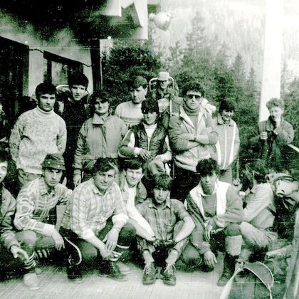 Grup de drumeți la cabană